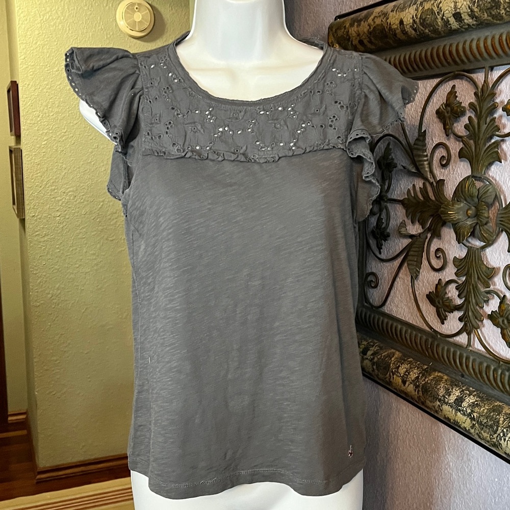 Cutest Hollister Top-Grey Ruffled Cap Sleeve / lace Trim Sz S💚